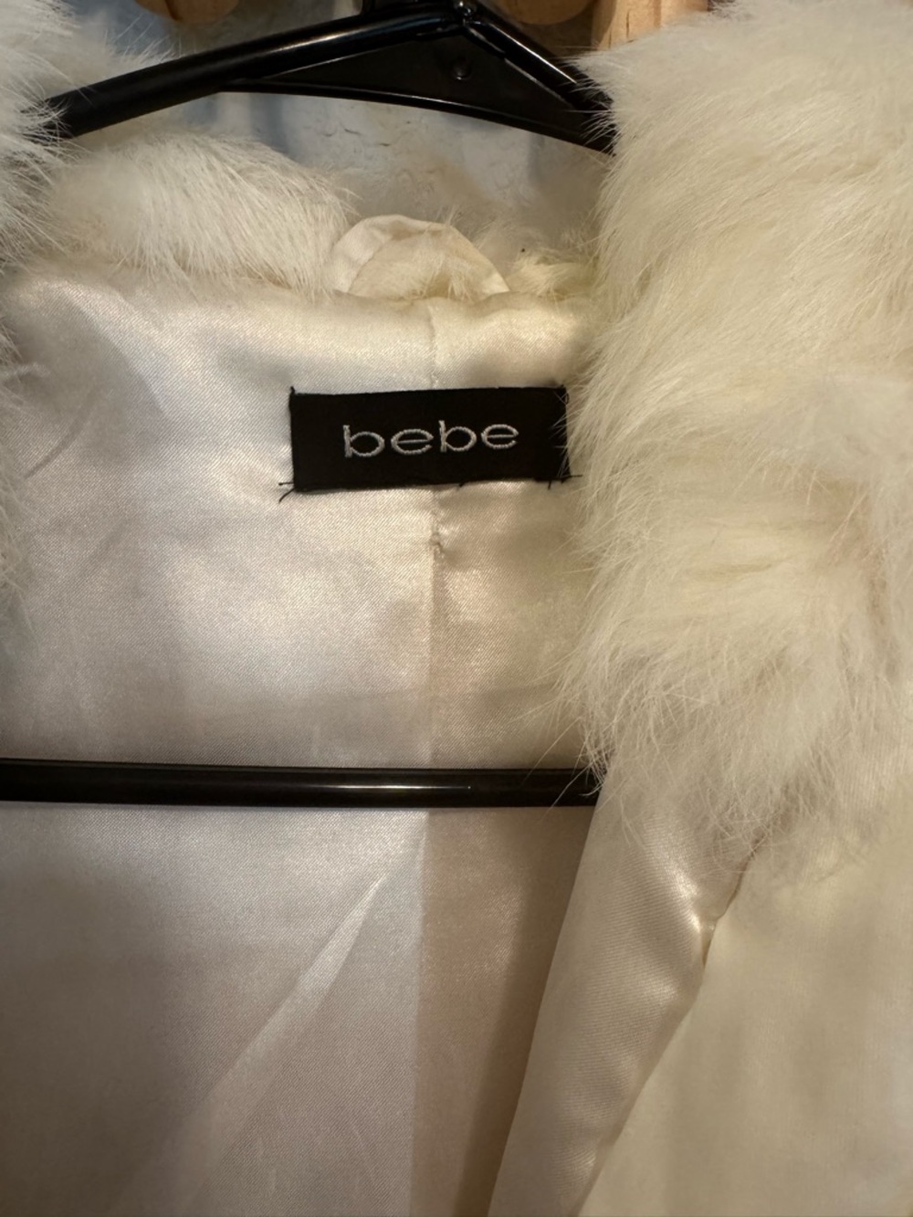 Bebe White Quilted Faux Fur Trim Puffer Jacket ❄️✨ - Picture 3 of 5
